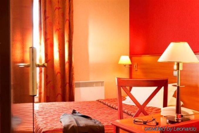 Hotel Eiffel Garibaldi París